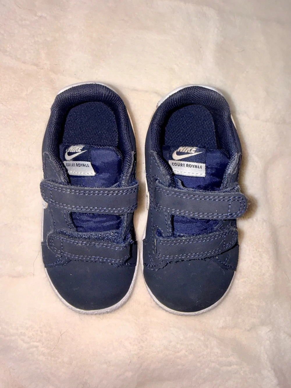 Nike Kids Court Royale hook & Loop Sneakers - Navy Blue. Kids 5.5